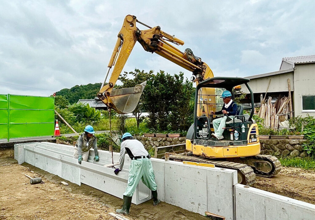 三重県 鈴鹿市 建設会社 土木 土木工事 造成工事 道路工事 宅地造成 河川工事 堰堤工事 舗装工事 排水路工事 擁壁工事 整地 重機