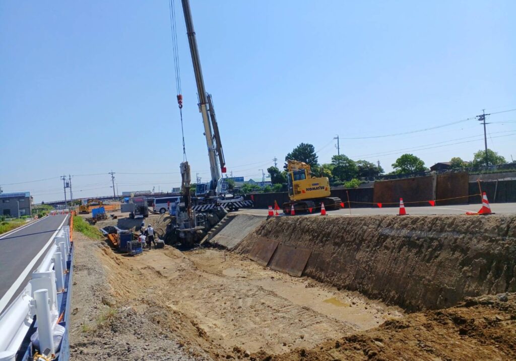 三重県 鈴鹿市 建設会社 土木 土木工事 造成工事 道路工事 宅地造成 河川工事 堰堤工事 舗装工事 排水路工事 擁壁工事 整地 重機