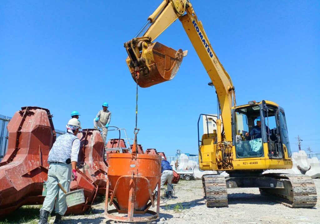 三重県 鈴鹿市 建設会社 土木 土木工事 造成工事 道路工事 宅地造成 河川工事 堰堤工事 舗装工事 排水路工事 擁壁工事 整地 重機