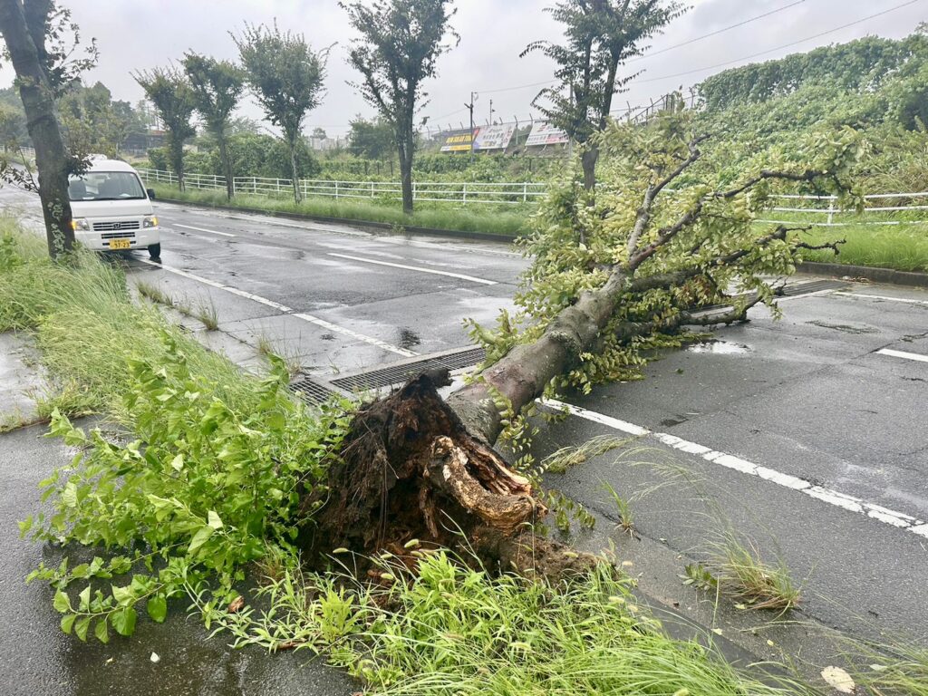 三重県 鈴鹿市 建設会社 土木 土木工事 造成工事 道路工事 宅地造成 河川工事 堰堤工事 舗装工事 排水路工事 擁壁工事 整地 重機 台風災害復旧作業