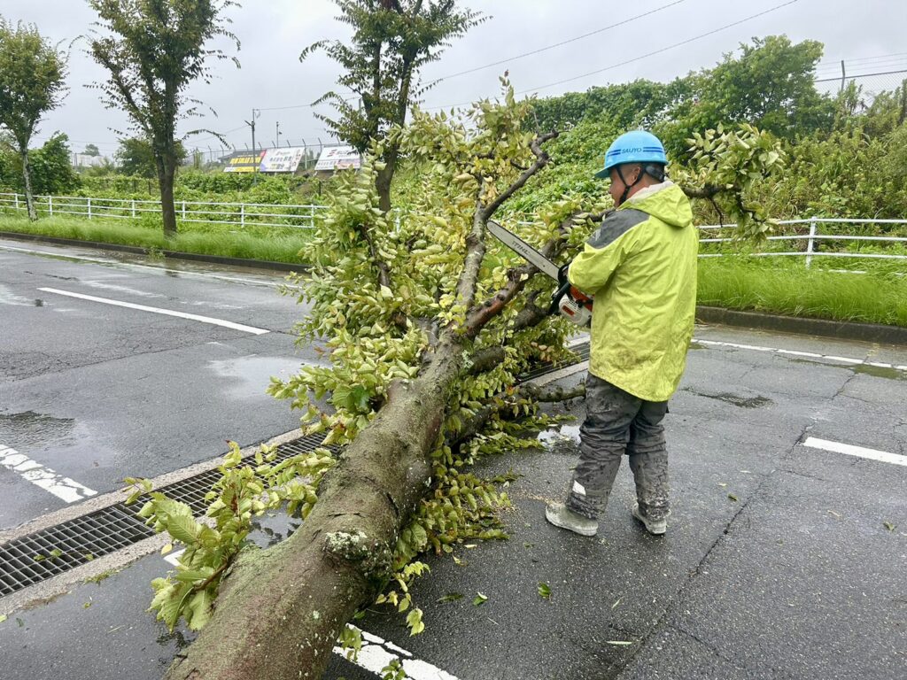 三重県 鈴鹿市 建設会社 土木 土木工事 造成工事 道路工事 宅地造成 河川工事 堰堤工事 舗装工事 排水路工事 擁壁工事 整地 重機 台風災害復旧作業