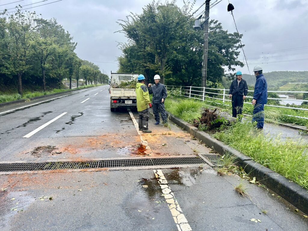 三重県 鈴鹿市 建設会社 土木 土木工事 造成工事 道路工事 宅地造成 河川工事 堰堤工事 舗装工事 排水路工事 擁壁工事 整地 重機 台風災害復旧作業